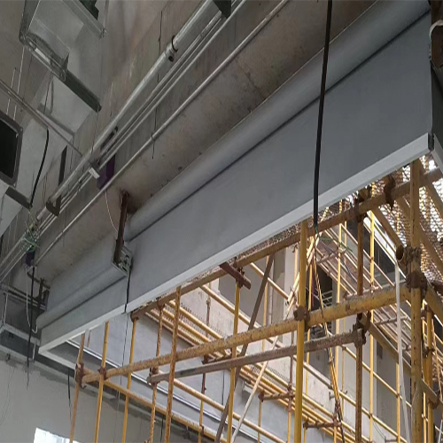 電動擋煙垂壁安裝(圖1) 電動擋煙垂壁工地.jpg