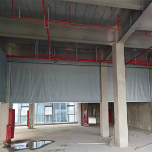 電動擋煙垂壁在防煙分區長度太長的情況下怎樣安裝(圖1) 固定柔性擋煙垂壁效果.jpg