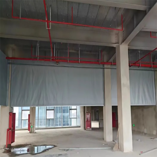 地下機動車庫自然補風利用直通室外車道需要設(shè)置擋煙垂壁嗎?(圖1) 辦公樓安裝擋煙垂壁.png